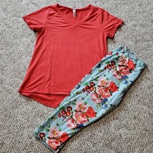 Women's Lularoe Christy t & capri leggings set